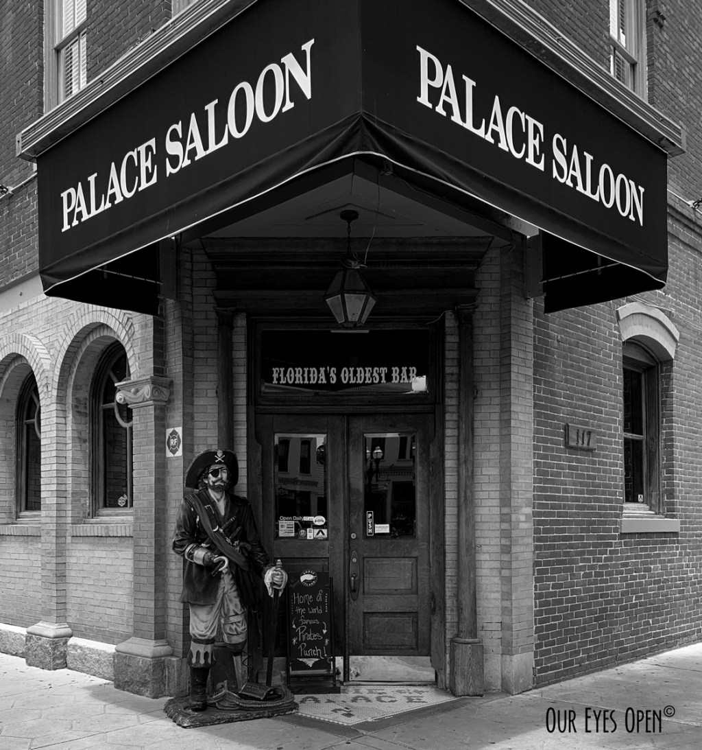 CEE’S BLACK AND WHITE PHOTO CHALLENGE – Store Front&nbsp;Signs